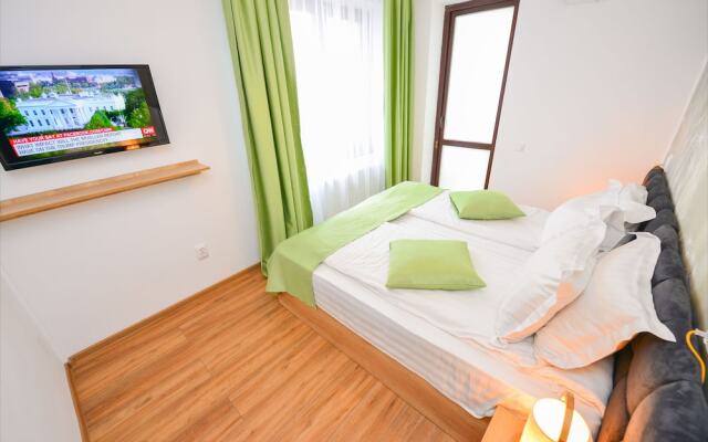Sunshine Apartment - Cismigiu Gardens