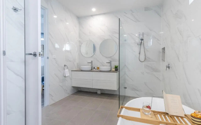 Fingal Bay Seabreeze Unit 2 16 Tuna Crescent