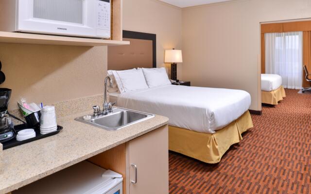 Holiday Inn Express Breezewood by IHG