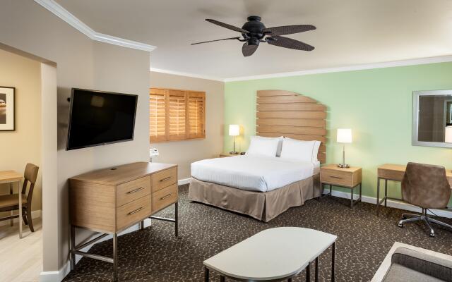 Holiday Inn Express & Suites La Jolla – Windansea Beach, an IHG Hotel