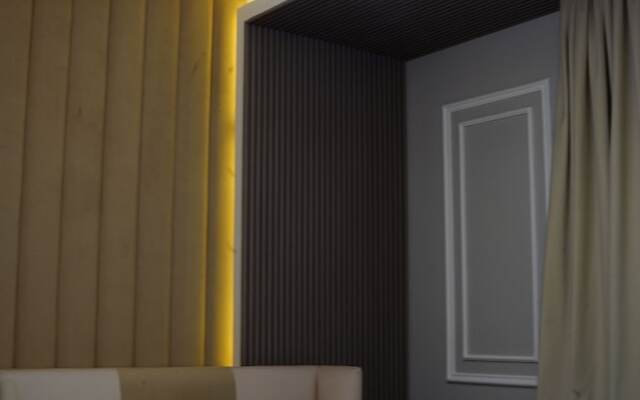 Stylish 1 BR for rent G005