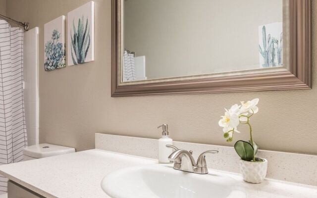 FRONTDESK North Scottsdale Paradise Valley Apts