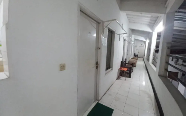 OYO 95096 Dewi Sudirman Guest House
