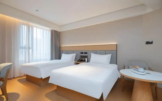 JI Hotel (Jinan Hi-tech Zone Dinghao Plaza)