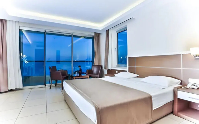 Отель Venessa Beach 