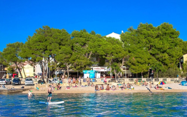 Beachfront Apartment Gaj 8