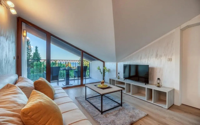 Luxury Apartments Queen