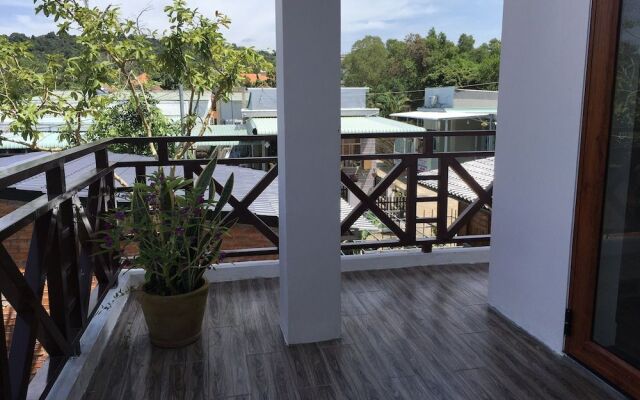 MIna Homestay