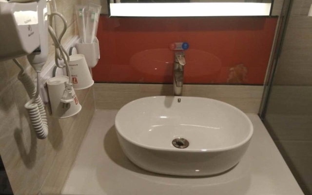 7Days Premium Xi'an Railway Station Central Plaza Airport Bus Branch – Bathroom – Xi'an
