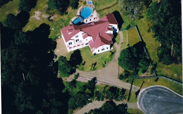 Kingfishers Manor @ Noosa