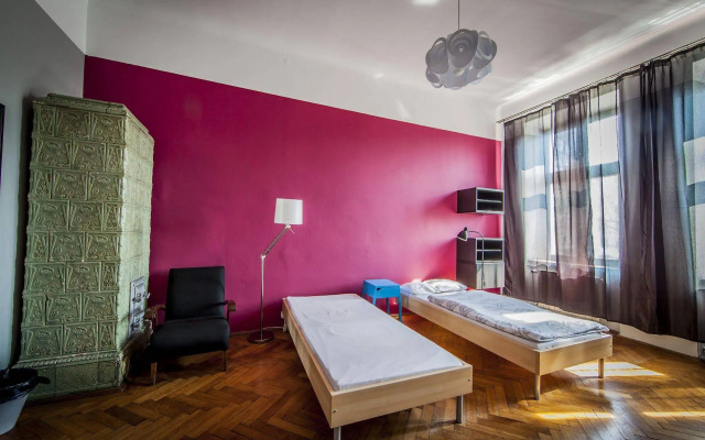 Travellers Inn Hostel