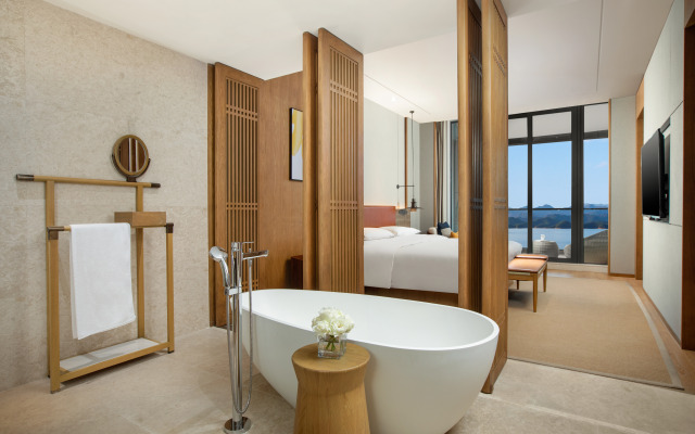 voco Thousand Island Lake by IHG