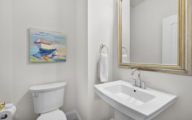 Make a Big Splash in 7BR Lake Norman Home!