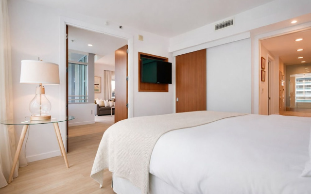 RS Suites - The AKA Residence