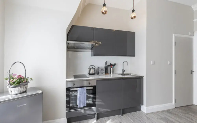 Luxurious Air Conditioned Apt High Street Kensington