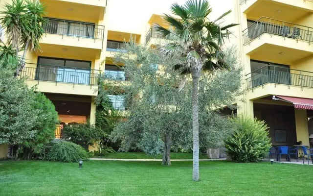 Palm Court Suites