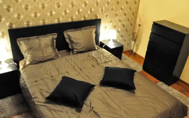 Charming Central Apartment Ploiesti