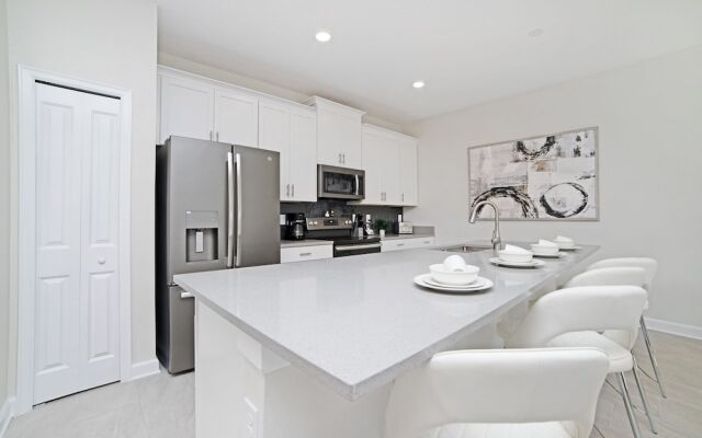 4 Bedroom Storey Lake Vacation Home