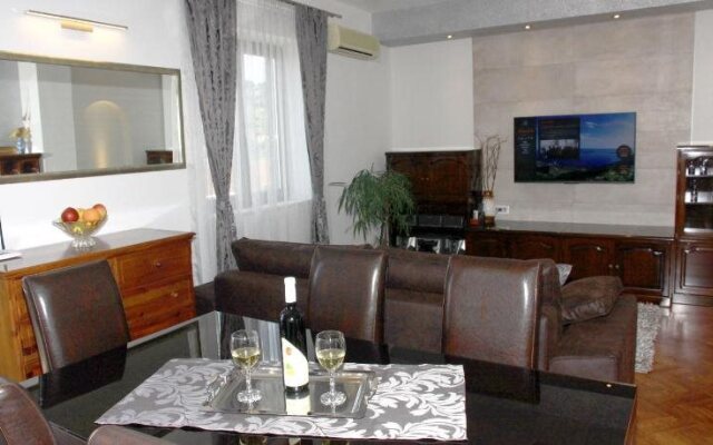 Apartments Romana
