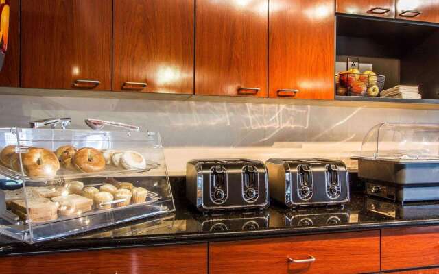 Econo Lodge Freeport - Brunswick Area