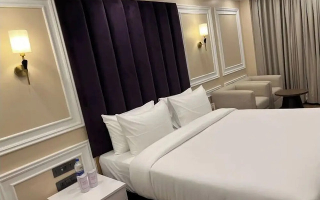 Claret inn by Lawrence Hotels