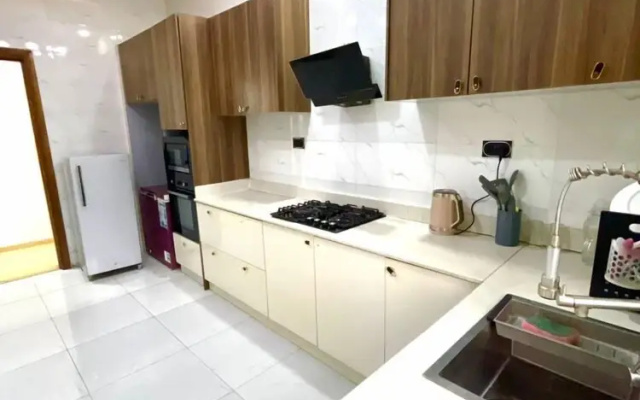Serviced Apartment