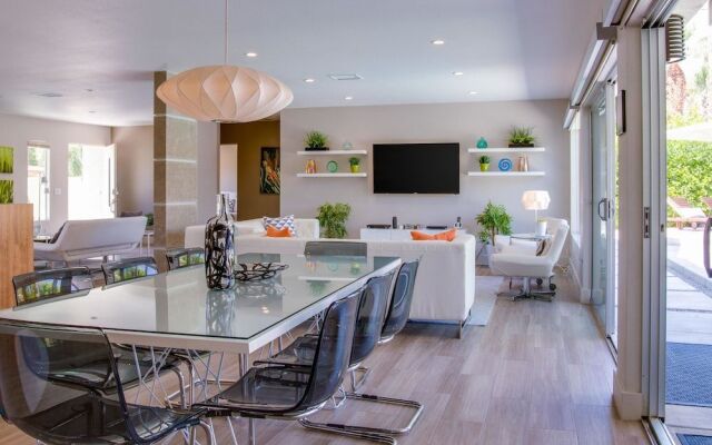 Bon Vivant Palms Holiday home 4