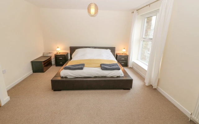 Barn End, 9 Stad Clynnog