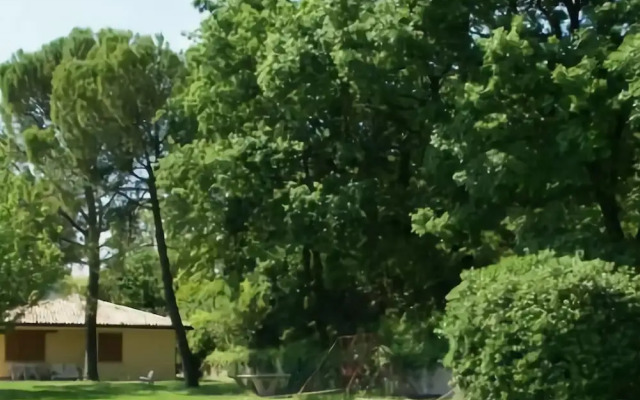 Luxurious Bungalow in Garda With Swimming Pool