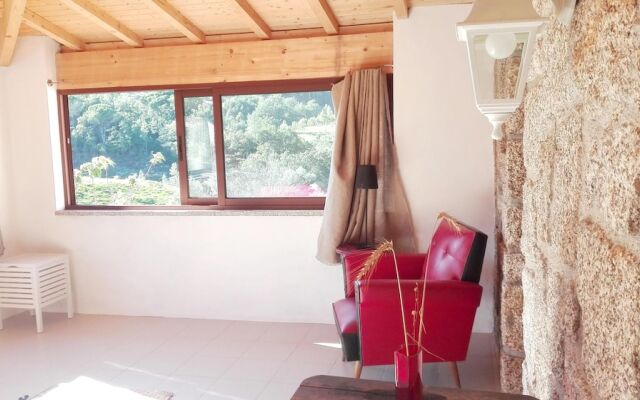 House with 2 Bedrooms in Cabril , with Wifi