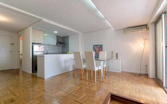 Light and bright apartment in central Valencia