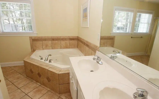 A-Sea-Breeze - 5 Br Home