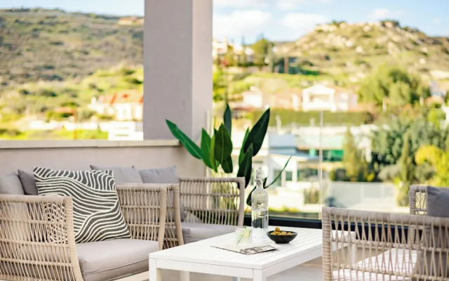 Sanders River Plaza Limassol Apartment