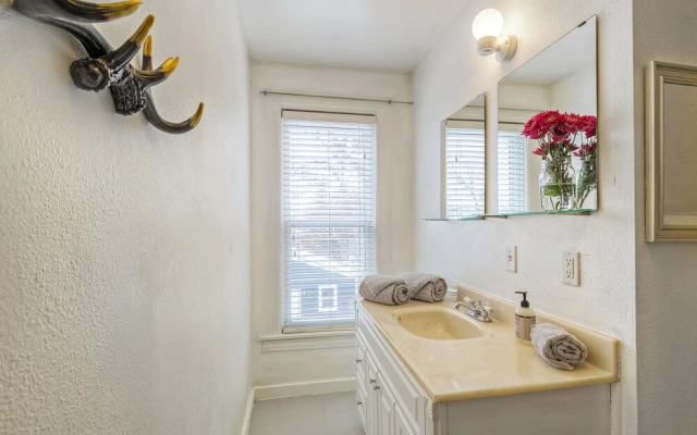 Victorian Home in Whittier/rino - Sleeps 11!