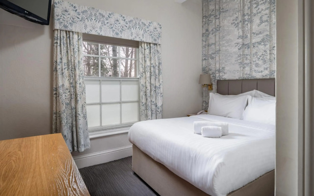 Reigate Manor