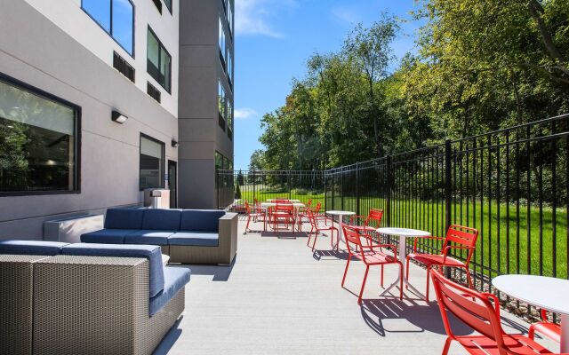 Tru by Hilton Saint Joseph