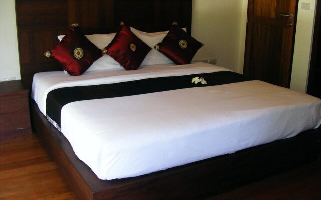 Baan Nana Villas