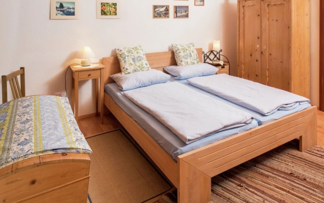 Blissful Apartment With Ski Storage,terrace, Garden, Heating