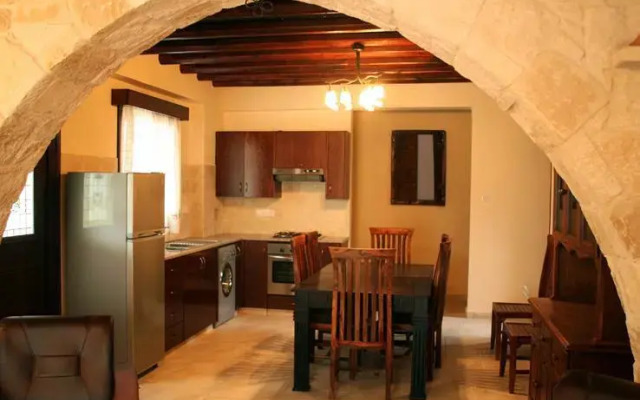 Lakis Papamichael Holiday Villas