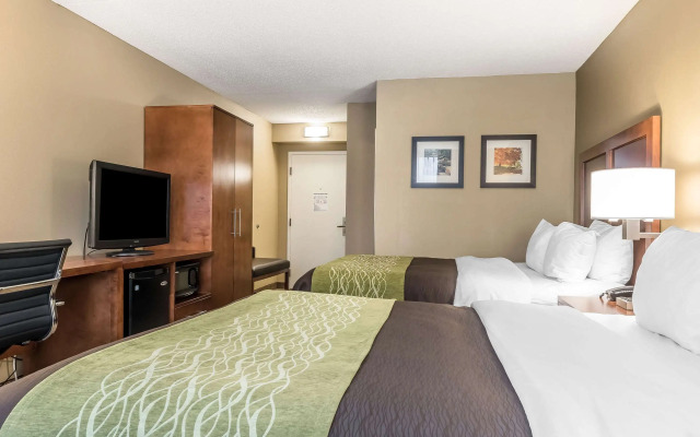 Comfort Inn & Suites Piqua-Near Troy-I75