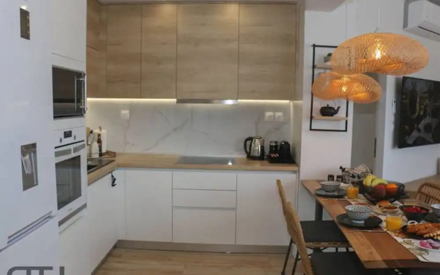 Luxury 80m2 Apartment With Balkony Downtown