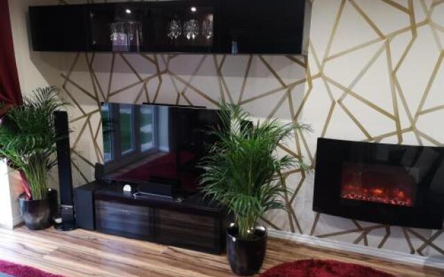 Nightingale Gardens - 4 Bed Detached House - Manchester