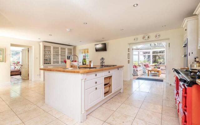 Charming 7-bed Estate House Near Gleneagles