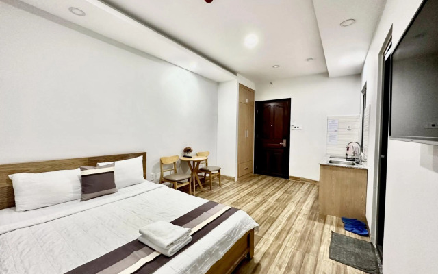 RedDoorz Plus near E-Town 2