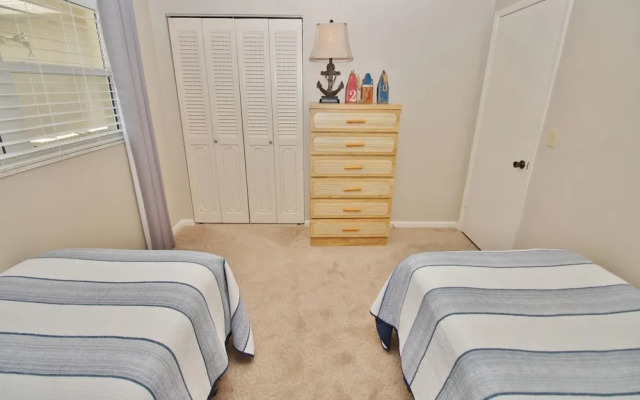 Sea Coast Gardens III 111