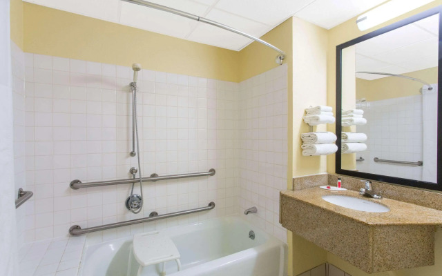 Days Inn by Wyndham Leominster/Fitchburg Area