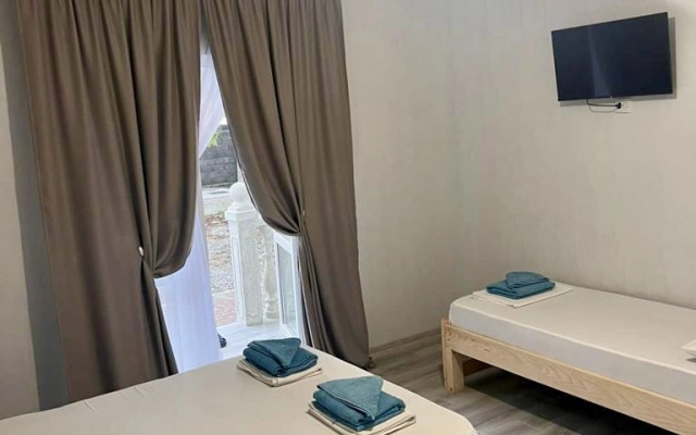 Айя-Мария (Пицунда)