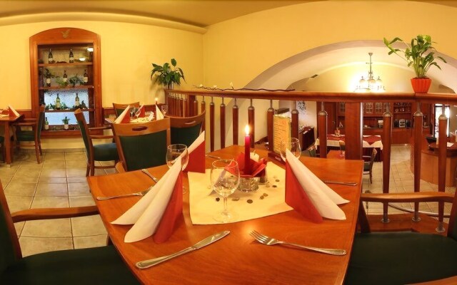 Zámecký hotel Zlatý Orel