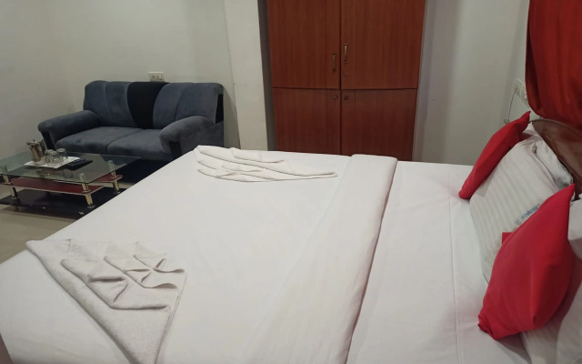 OYO 12083 Hotel Champion Inn