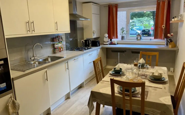 Charming 2-bed Apartment in Edinburgh City Centre